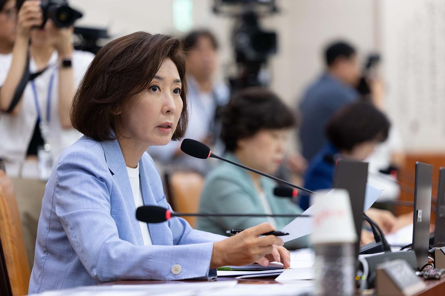 5일 서울 여의도 국회에서 열린 제429회 국회(정기회) 법제사법위원회 검찰 개혁 입법청문회에서 나경원 국민의힘 의원이 의사진행 발언하고 있다. / 뉴스1