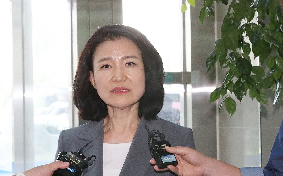 이진숙 방송통신위원장. 이진숙 위원장이 6일 경찰에 출석해 4차 소환조사를 받았다. 이번은 네 번째 소환조사로 이 위원장은 이날 오후 2시쯤 대전 유성경찰서에 출석했다. 조사는 늦은 시간까지 이어질 것으로 예상된다. / 연합뉴스
