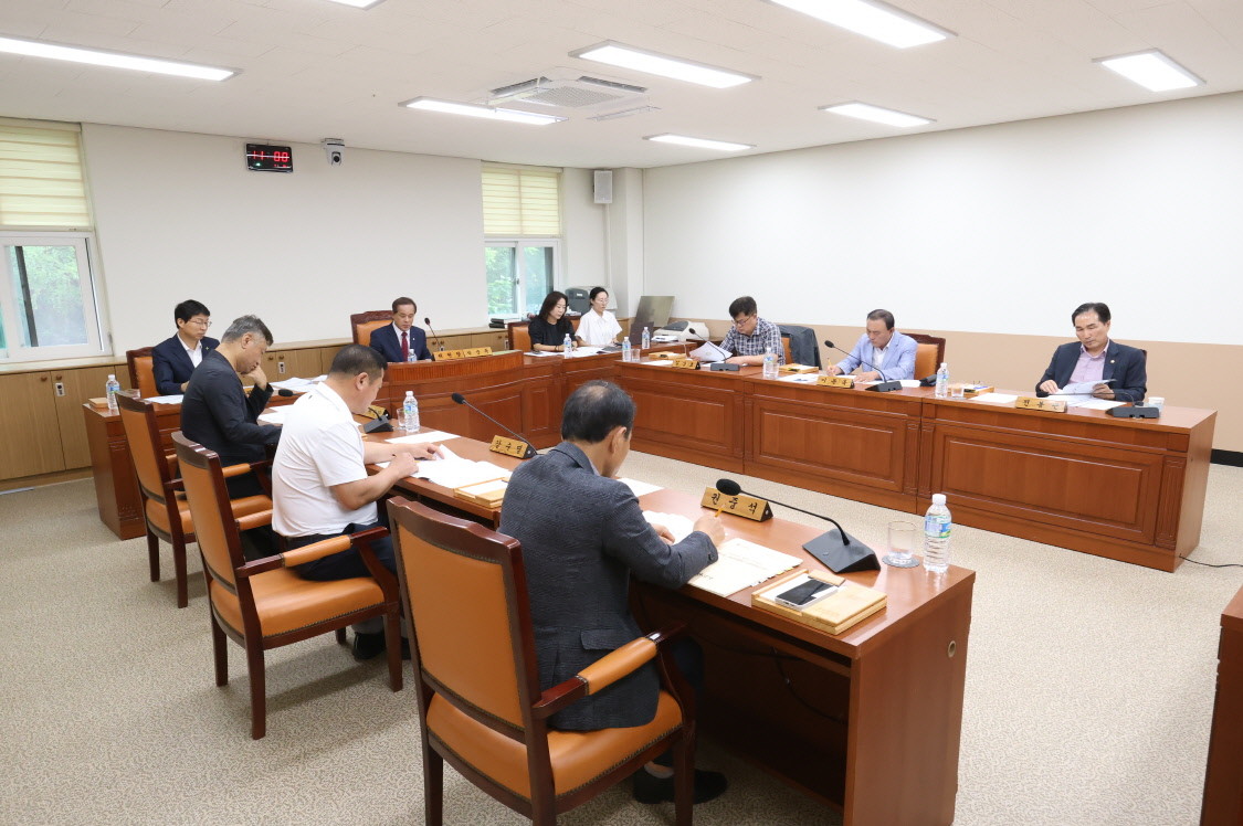 8일 경산시의회 예산결산특별위원회에서 제2회 추가경정예산안을 심사하고 있다. / 경산시의회 제공