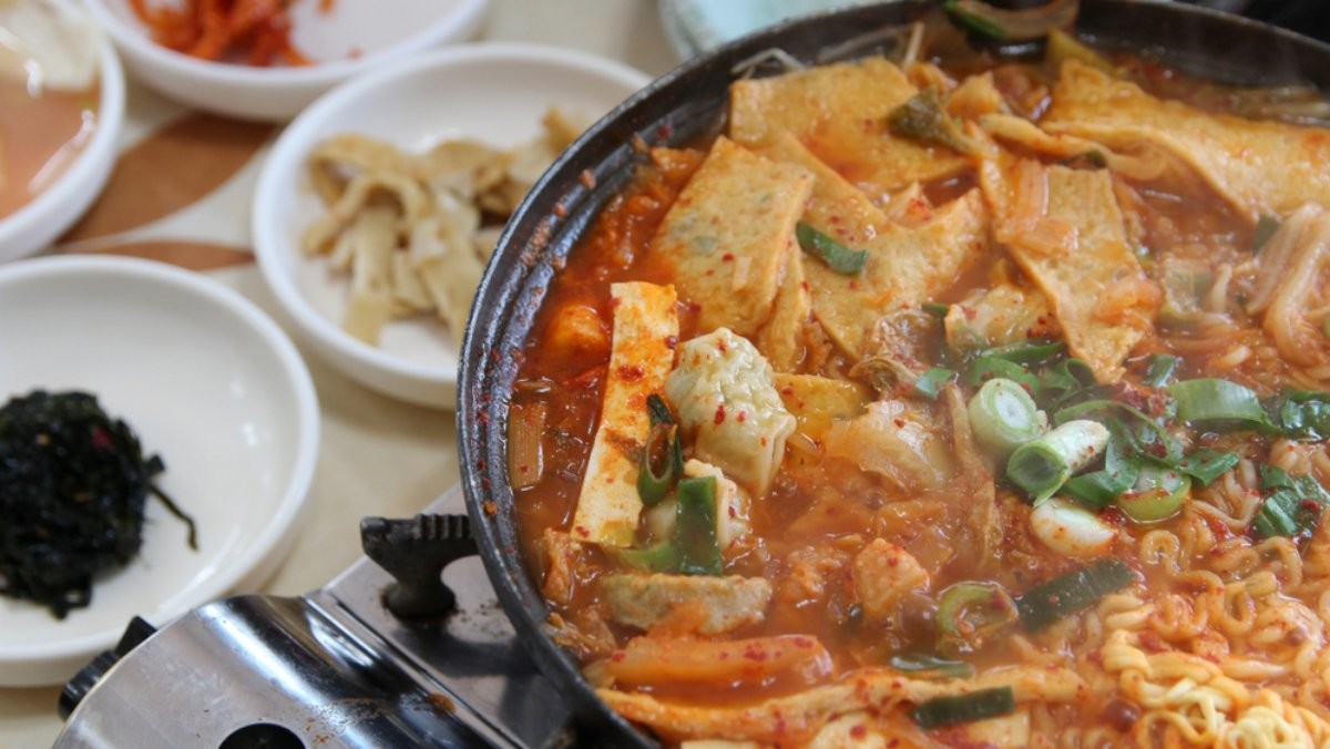 부대찌개 자료사진  / crystaltmc-shutterstock.com