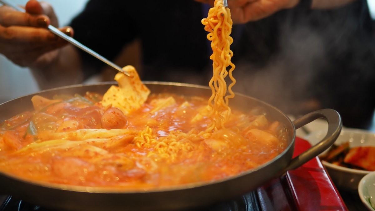 부대찌개 자료사진 / Boontoom Sae-Kor-shutterstock.com