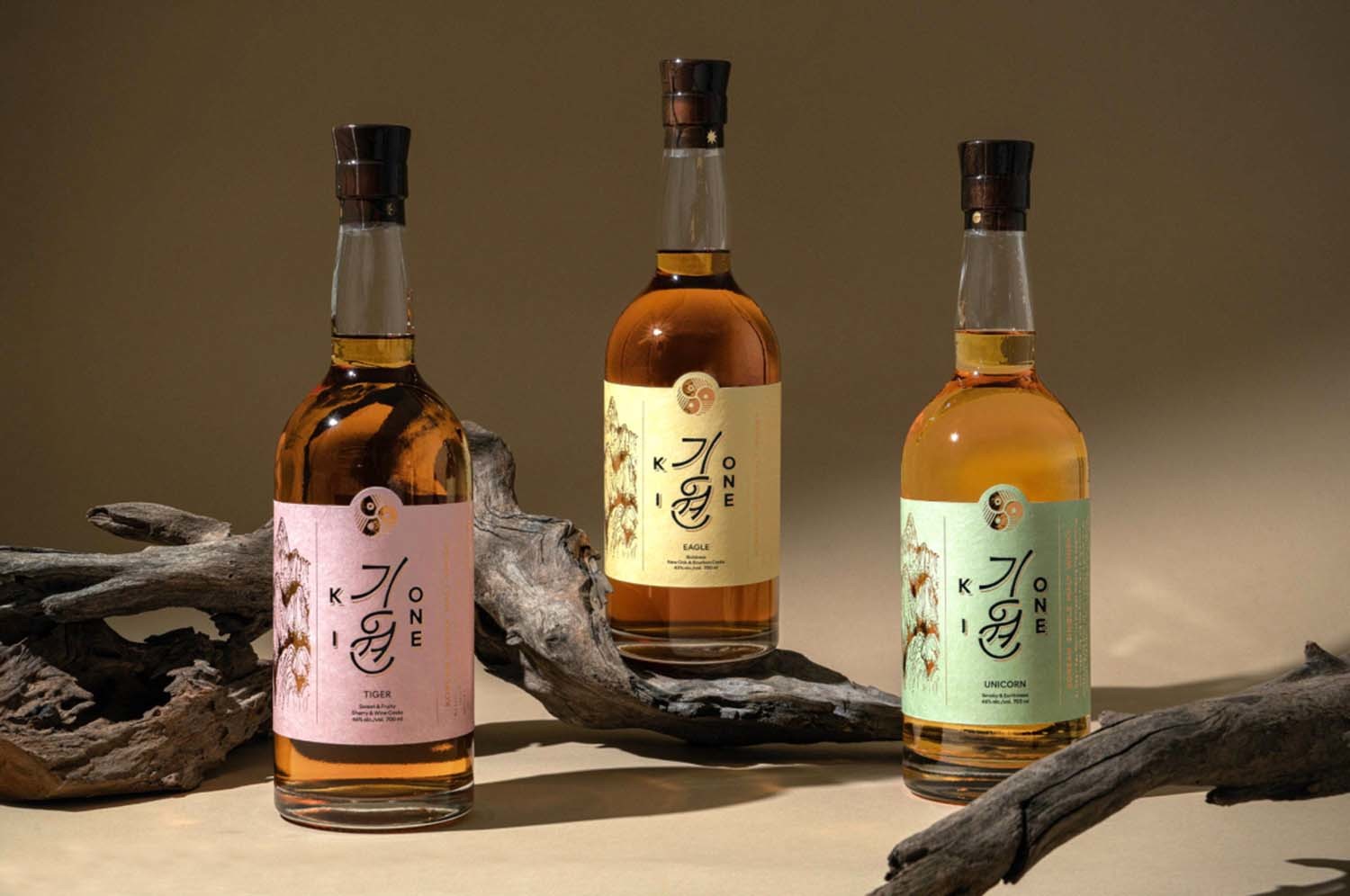 기원 위스키 시그니처 라인. 왼쪽부터 기원 호랑이(Tiger), 기원 독수리(Eagle), 기원 유니콘(Unicorn). / 기원 위스키 제공