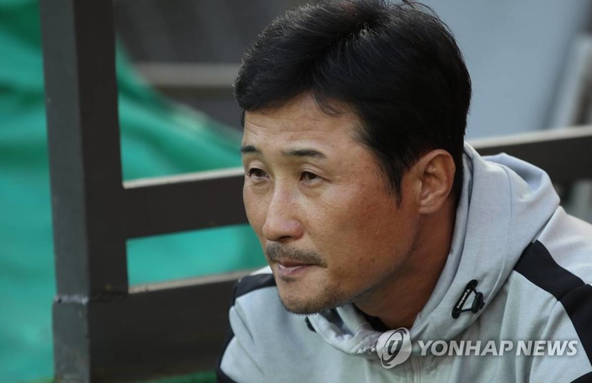 생각에 잠긴 이을용 감독 / 연합뉴스