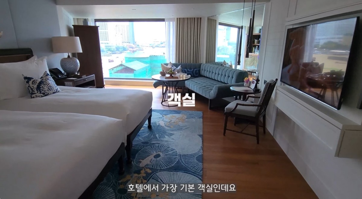 만다린 오리엔탈 마카오 객실 내부 모습. / 유튜브 '또 떠나는 남자 ddoddunam'