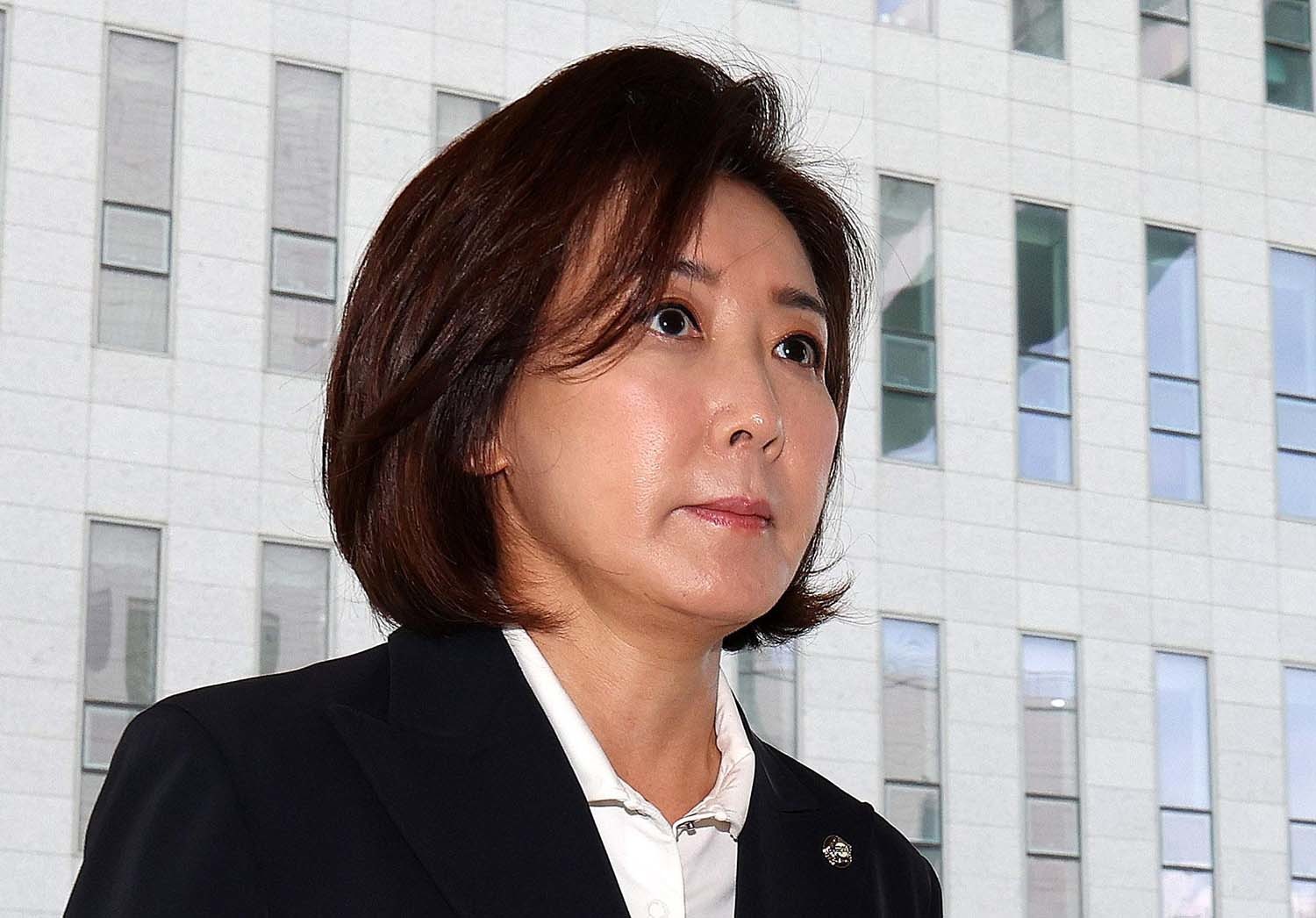 나경원 국민의힘 의원이 15일 서울 양천구 남부지법에서 열린 '지난 2019년 벌어진 국회 패스트트랙(신속처리안건) 충돌 사건' 1심 결심 공판에 출석하고 있다. / 뉴스1