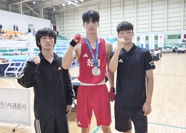 화순군청 복싱부(왼쪽부터 서동근 선수, 국승준 선수, 성현태 선수)