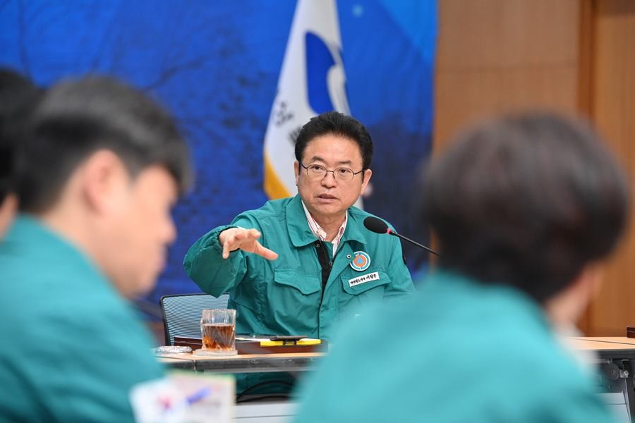이철우 도지사 산불피해복구대책본부회의 모습/경북도