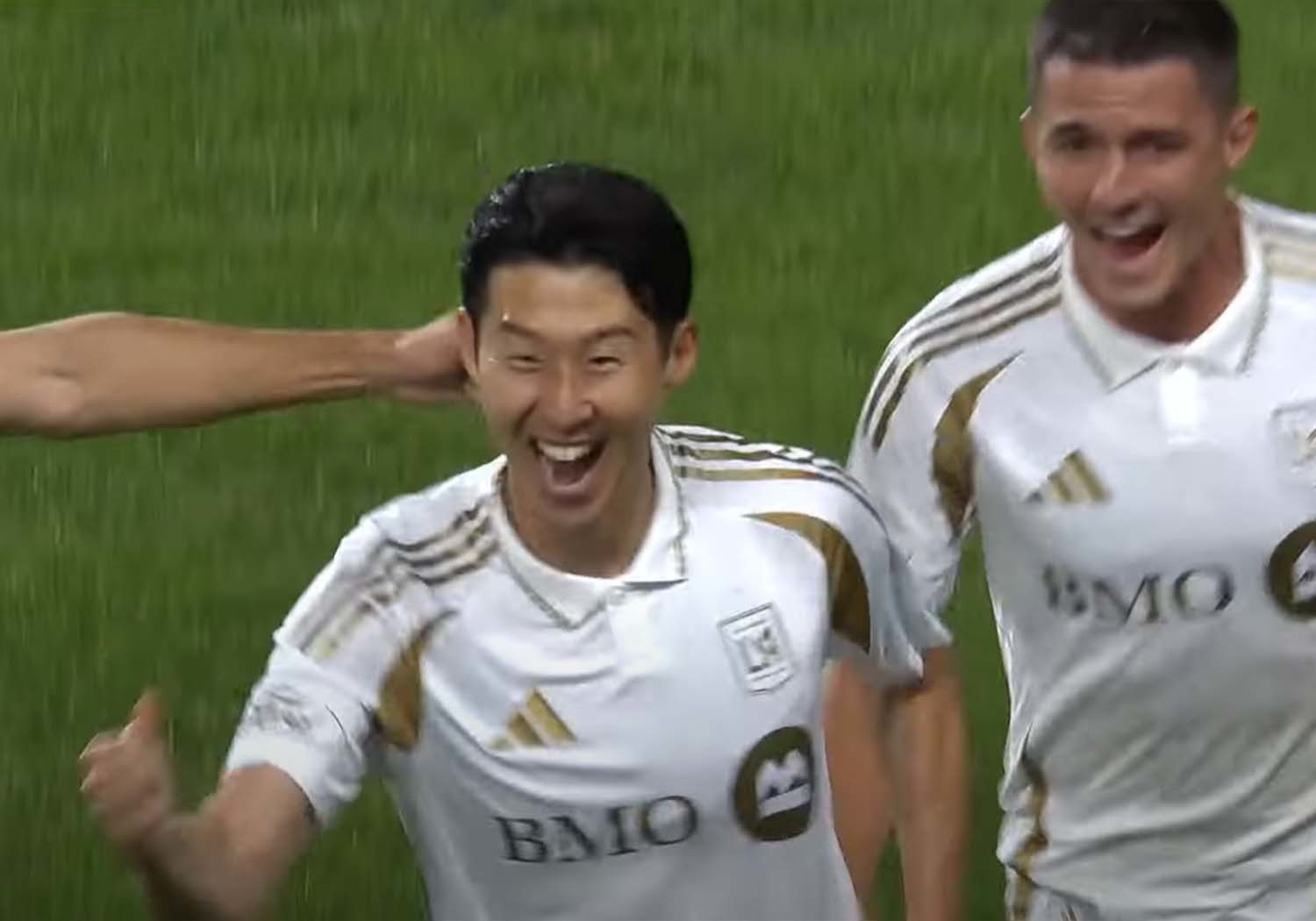 손흥민이 18일(한국시각) 골을 넣은 뒤 환호하고 있다.     / 'Major League Soccer' 유튜브