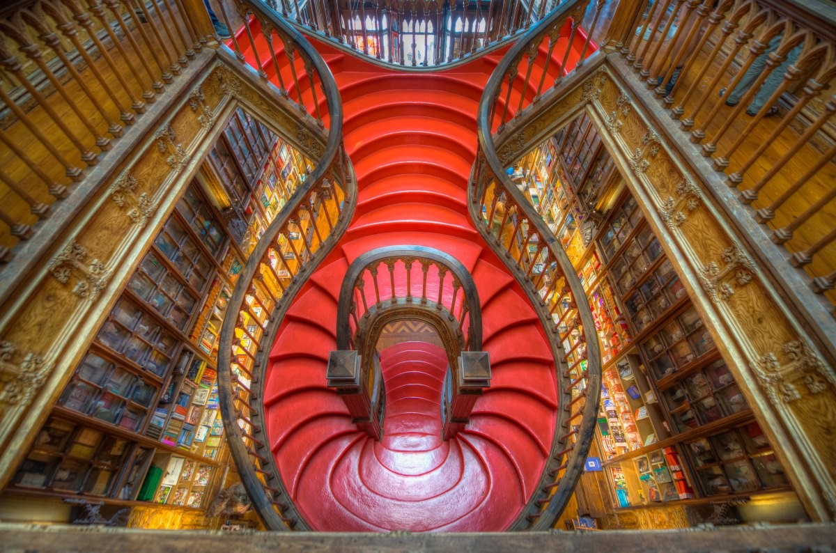 렐루서점. / joeborg-shutterstock.com