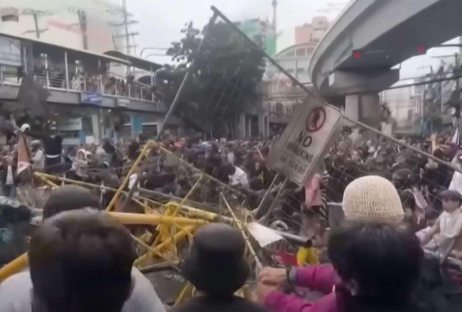필리핀 반정부 시위 모습. / KBS 뉴스 영상 캡처