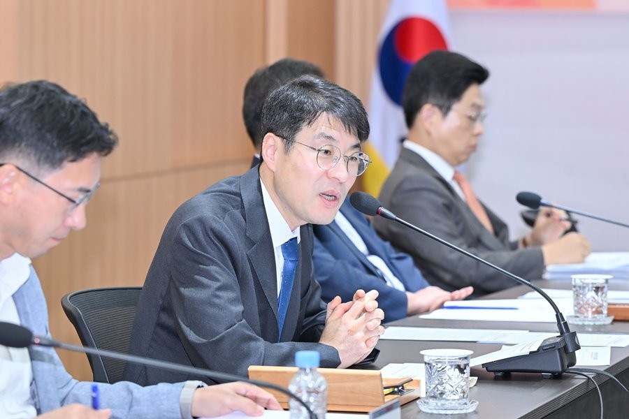 김정기 대구시장 권한대행이 22일 대구시청 산격청사에 열린 간부회의에서 발언을 하고 있다. / 대구시 제공