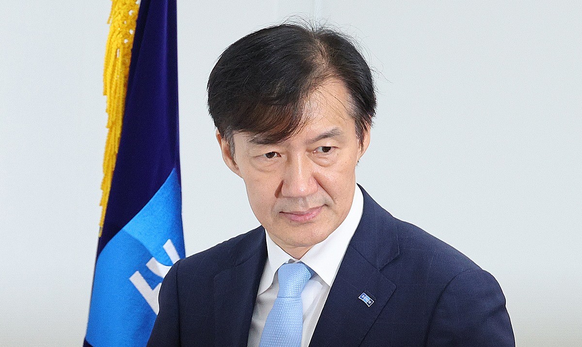 조국 조국혁신당 비상대책위원장. 기사 이해를 돕기 위한 자료 사진. 조국 위원장이 최근 당내 성 비위 사건 피해자를 직접 만나 심리치료 등을 지원하기로 약속한 것으로 전해졌다.      / 뉴스1