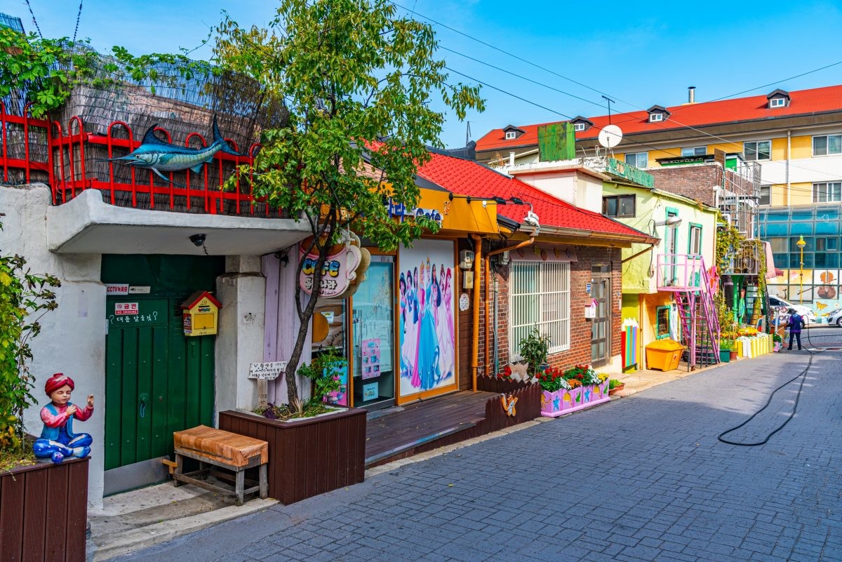 인천 송월동 동화마을. / trabantos-shutterstock.com