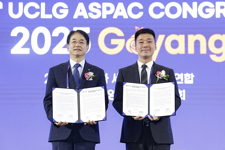 고양시-중국 이우시 우호 협력 관계 의향서 체결, 이동환 고양특례시장(좌), 가오진(高晉) 중국 이우시 부시장(우)