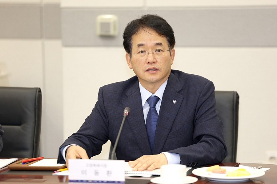 대한민국대도시시장협의회 제7차 정기회의에서 발언 중인 이동환 고양특례시장