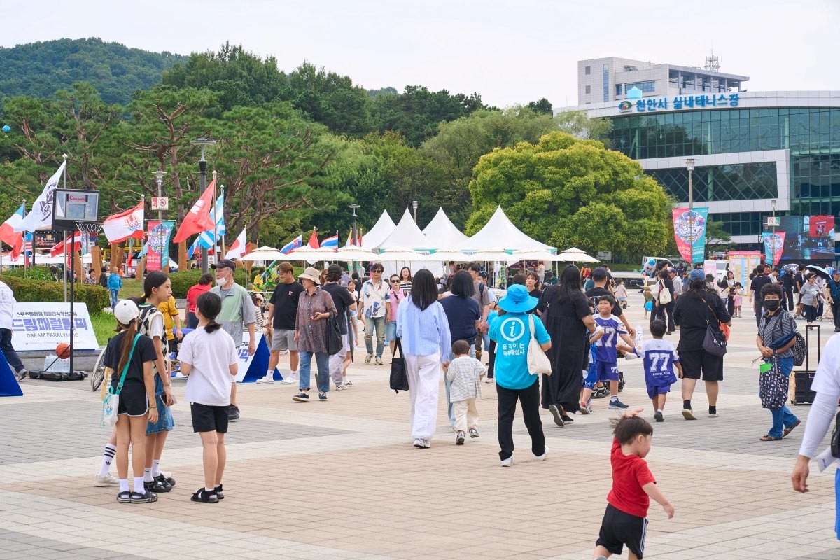 27일 천안종합운동장 일원에서 열린 ‘천안흥타령춤축제 2025’ 모습 / 천안시