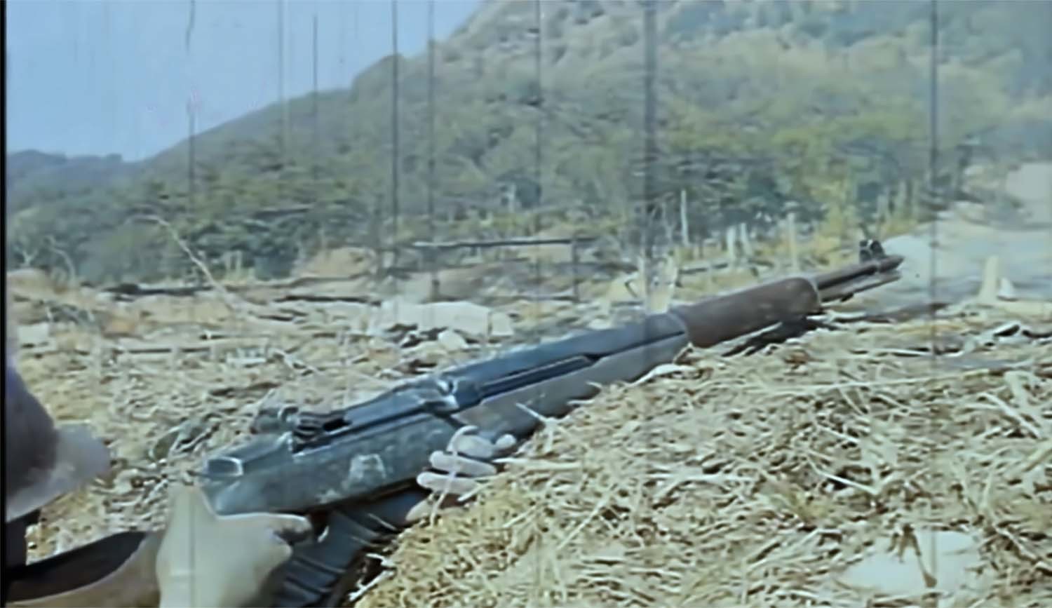 '조국을 위해 중공군에 맞서 싸우는 국군의 비범한 영상(4K)'의 일부. / '백년전TV' 유튜브 영상 캡처