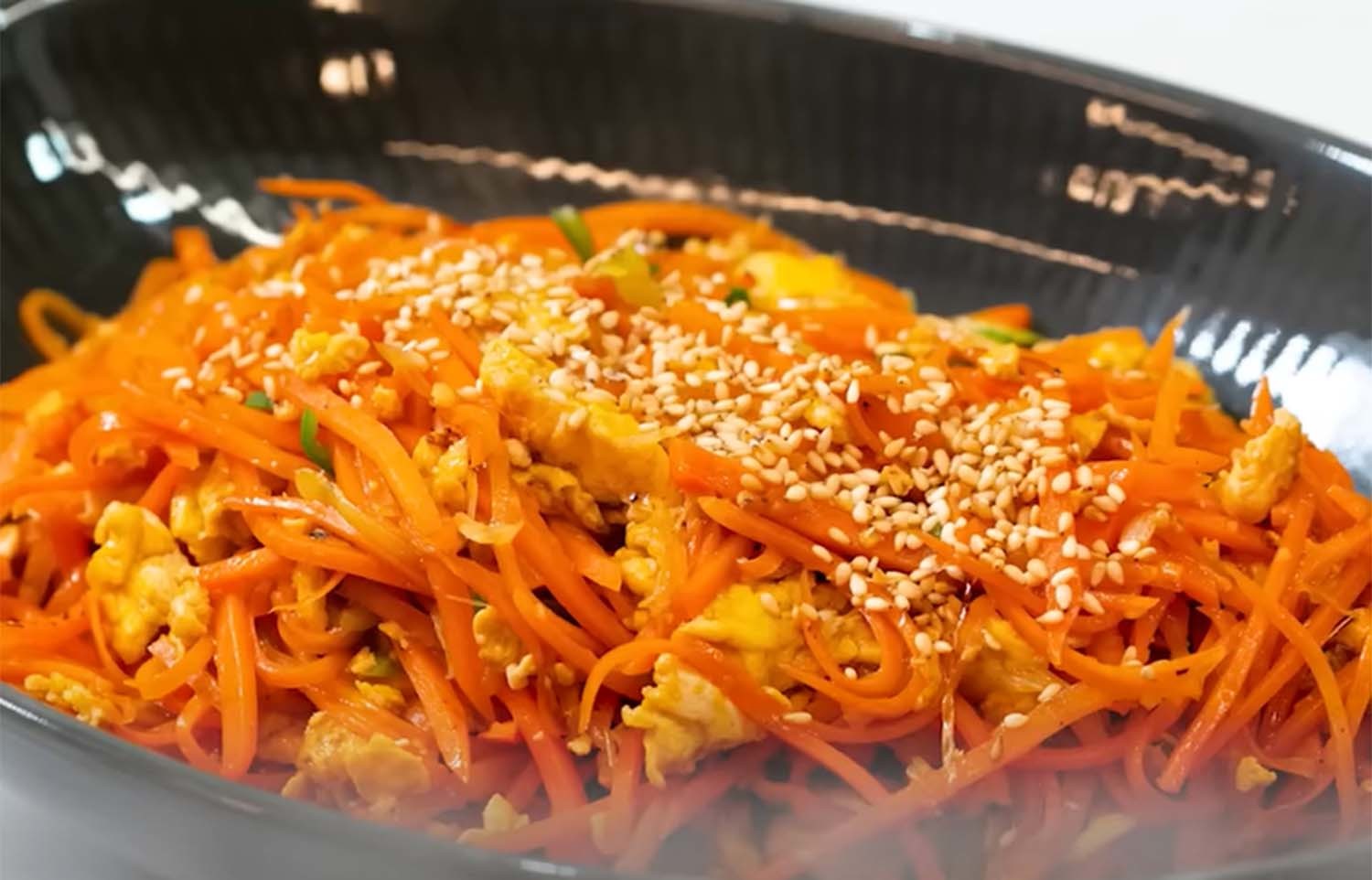 이연복 셰프가 만든 당근계란볶음. / '이연복의 복주머니' 유튜브