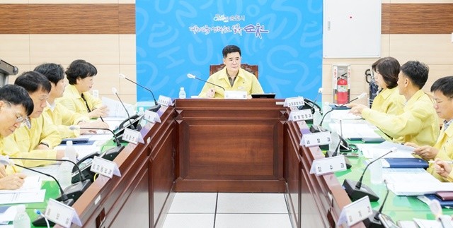 지난 28일 재난안전상황실에서 정광현 부시장 주재로 ‘대전 국가정보자원관리원 화재’ 관련 행정정보시스템 장애 대응을 위한 긴급 대책회의를 개최했다.