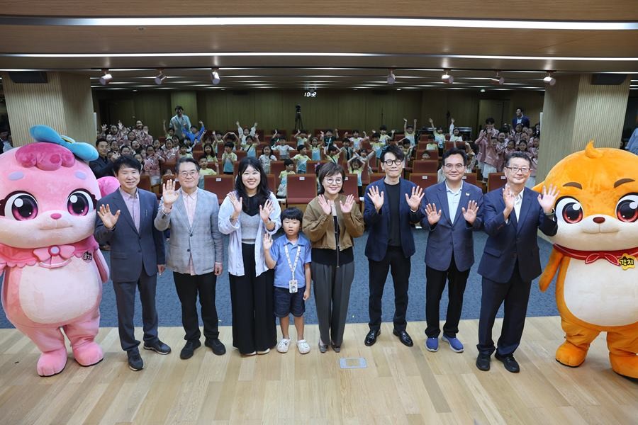 경상북도와 경북문화재단 콘텐츠진흥원, ㈜픽셀플레넷이 제작 중인 TV애니메이션 ‘강치아일랜드’ 팬미팅 및 영상상영회가 30일, 경북도청 다목적홀에서 개최됐다./경북문화재단 콘텐츠진흥원