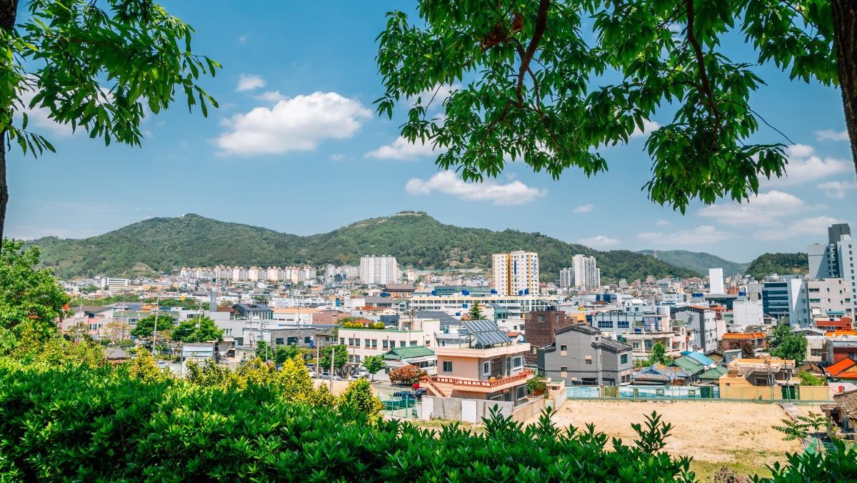 김해 봉황대공원. / Sanga Park-shutterstock.com