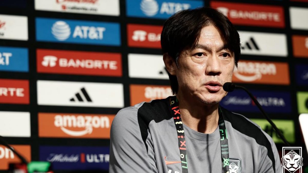 홍명보 대한민국 축구 국가대표팀 감독이 9일(한국시간) 미국 테네시주 내슈빌의 지오디스파크에서 열린 멕시코와의 친선경기 공식 기자회견에서 취재진 질문에 답하고 있다. / 대한축구협회