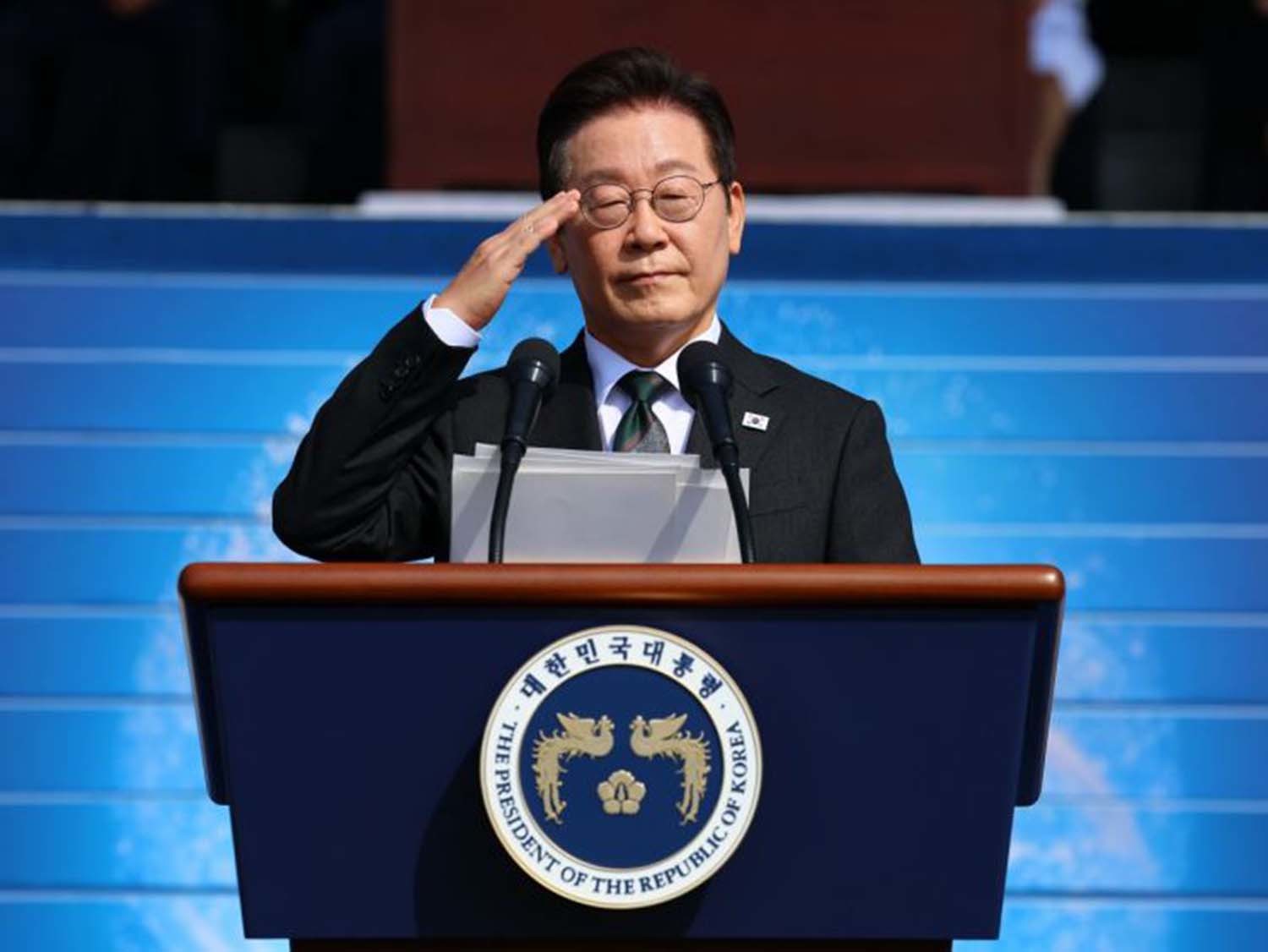 이재명 대통령이 1일 충남 계룡대에서 '국민과 함께하는 선진 강군'이라는 주제로 열린 국군의 날 기념식에 참석하고 있다. / 연합뉴스