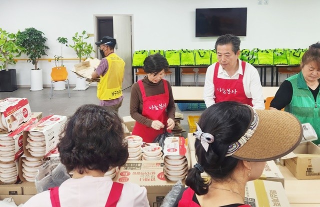 국민의힘 광주시당, 남구 사랑의 식당 봉사활동