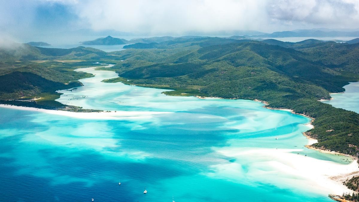 화이트헤븐 비치. / iacomino FRiMAGES-shutterstock.com