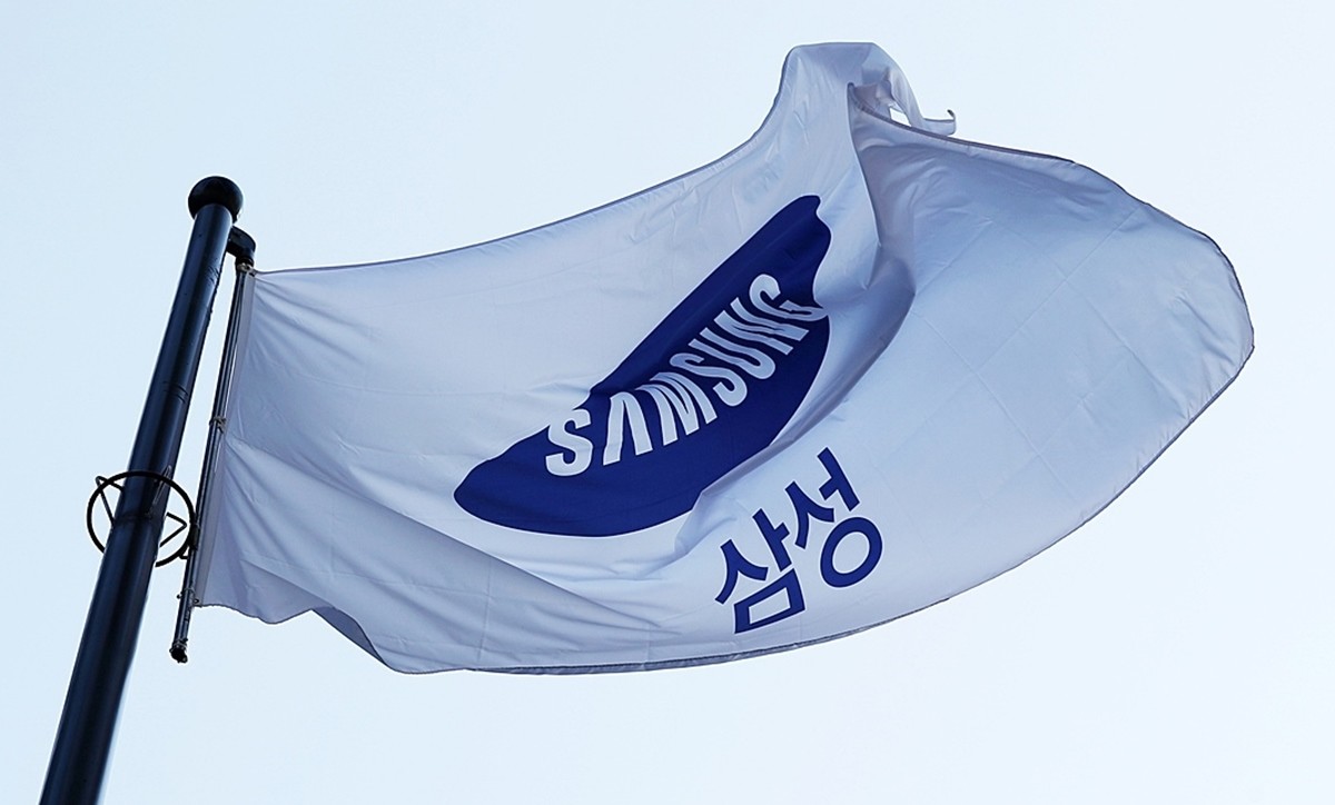 기사 이해를 돕기 위한 삼성 자료 사진. 삼성전자 주가가 2일 장중 '9만전자'를 기록하며 52주 신고가를 경신했다. 2일 한국거래소에 따르면 이날 오전 10시 16분 삼성전자는 전일 대비 4.42%(3800원) 오른 8만9800원에 거래 중이다. 삼성전자는 장중 한때 4.65% 뛴 9만 원을 기록했다. / 뉴스1