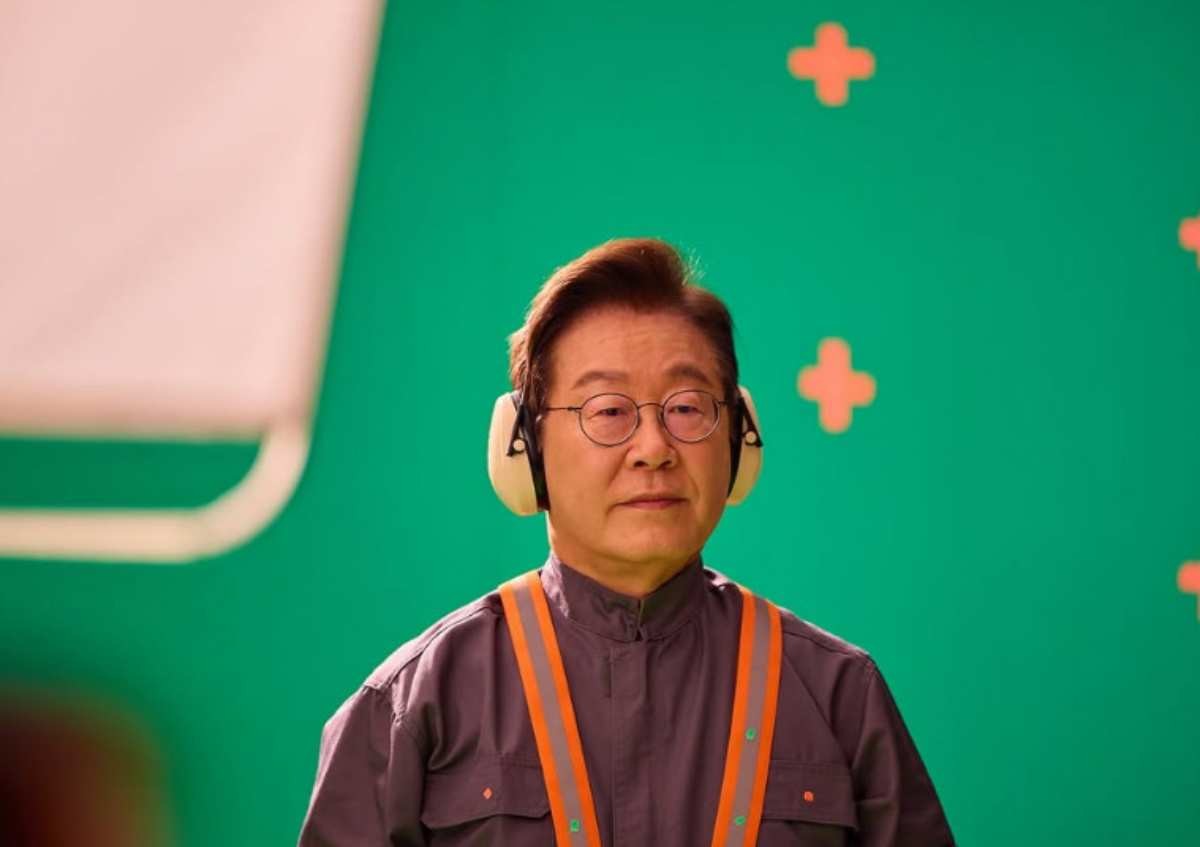 영상 촬영 중인 이재명 대통령. / 유튜브 'APEC 2025 KOREA'