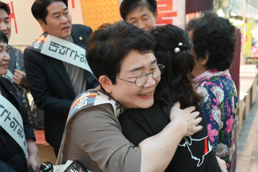 추석 앞둔 대덕구 전통시장, 장보기 행사로 활기. 박정현 의웜 / 의원실
