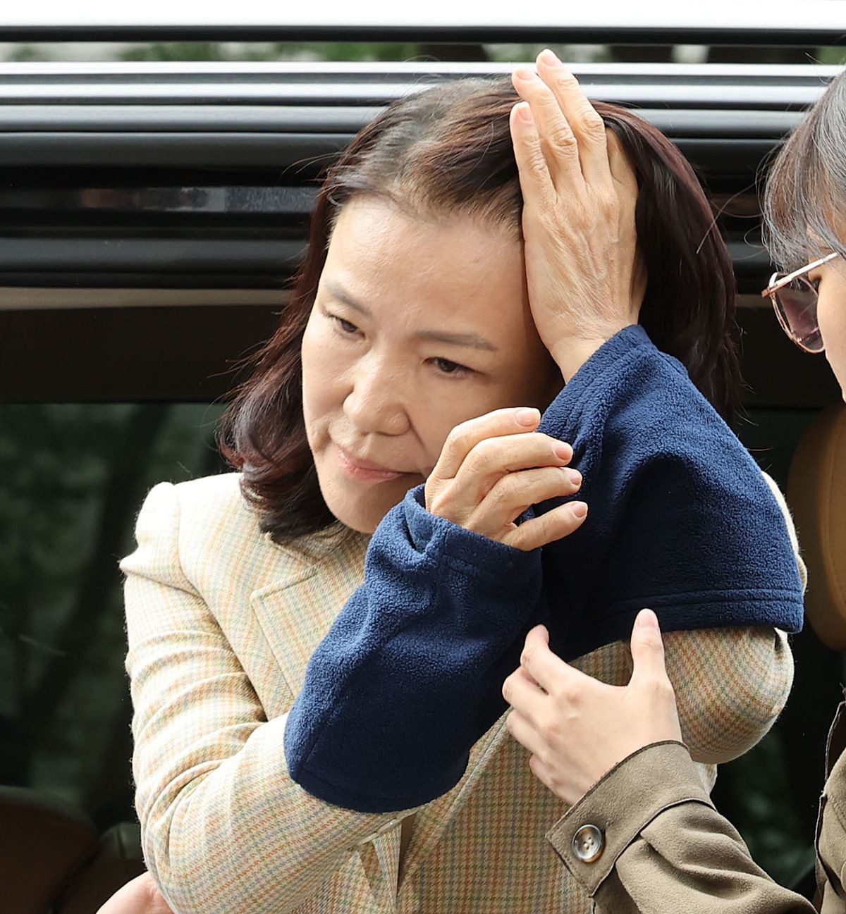 이진숙 전 방송통신위원장이 4일 오후 서울남부지방법원에서 열린 체포적부심사에 출석하고 있다. / 뉴스1