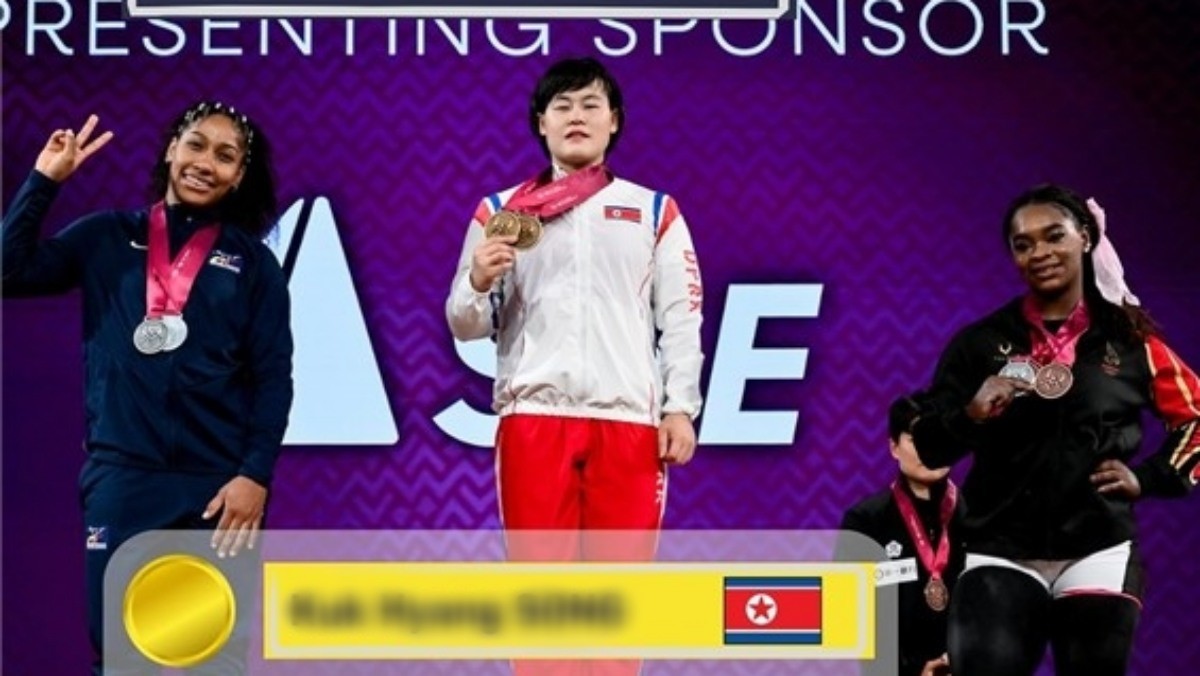 왼쪽부터 2위 로드리게스, 1위 송국향, 3위 세구라의 모습. / 국제역도연맹 인스타그램 캡처-연합뉴스