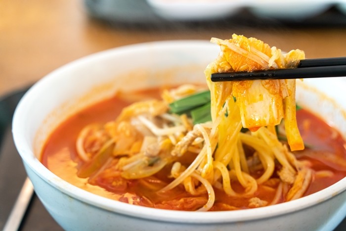 라면 / goodsong-shutterstock.com