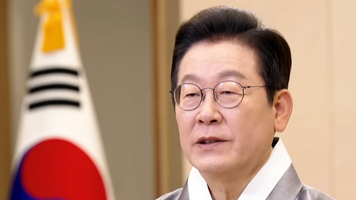 이재명 대통령이 지난 4일 영상 메시지를 통해 국민들에게 추석 명절 인사를 하고 있는 모습. / 뉴스1