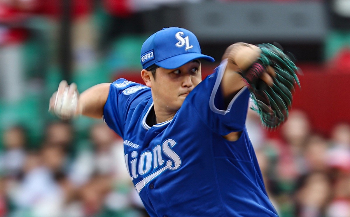 9일 오후 인천 SSG 랜더스필드에서 열린 프로야구 2025 신한 SOL뱅크 KBO 준플레이오프 1차전 삼성 라이온즈와 SSG 랜더스의 경기, 삼성 선발투수 최원태가 6회말 역투하고 있다. / 뉴스1