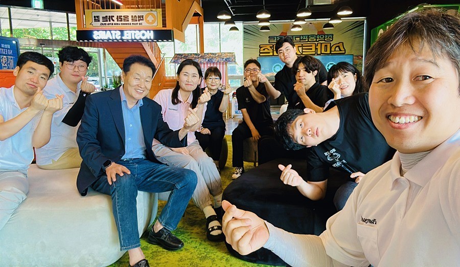 이계문 사장과 정약용펀그라운드 엄지척 모습