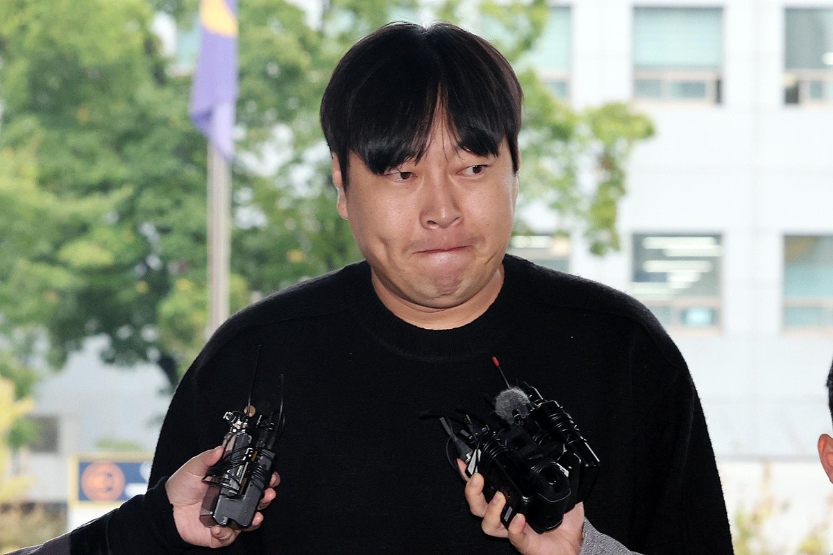 경찰에 출석한 개그맨 이진호. / 뉴스1