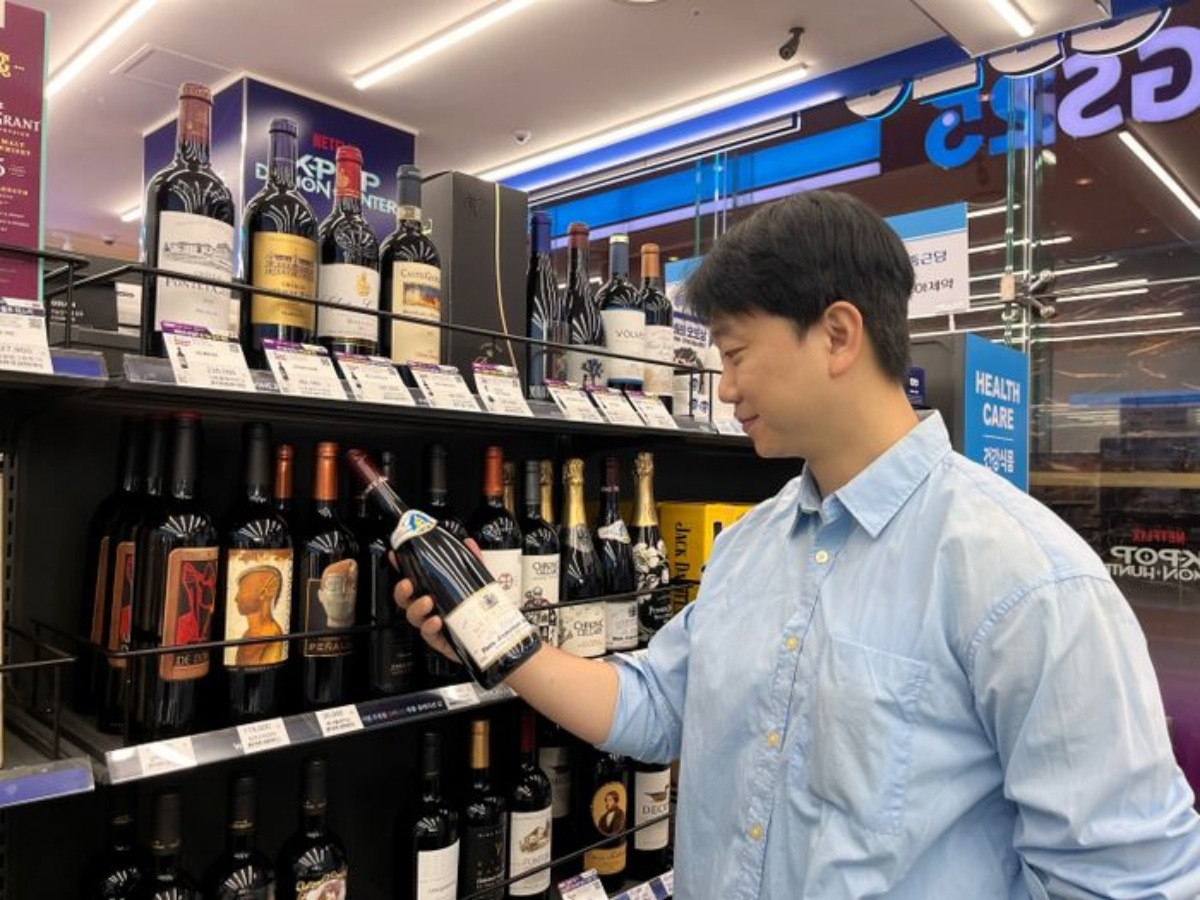 GS25가 내놓은 ‘네고시앙 다이렉트’가 와인 애호가들의 갈증을 채워주는 서비스로 주목받고 있다. / GS25 제공