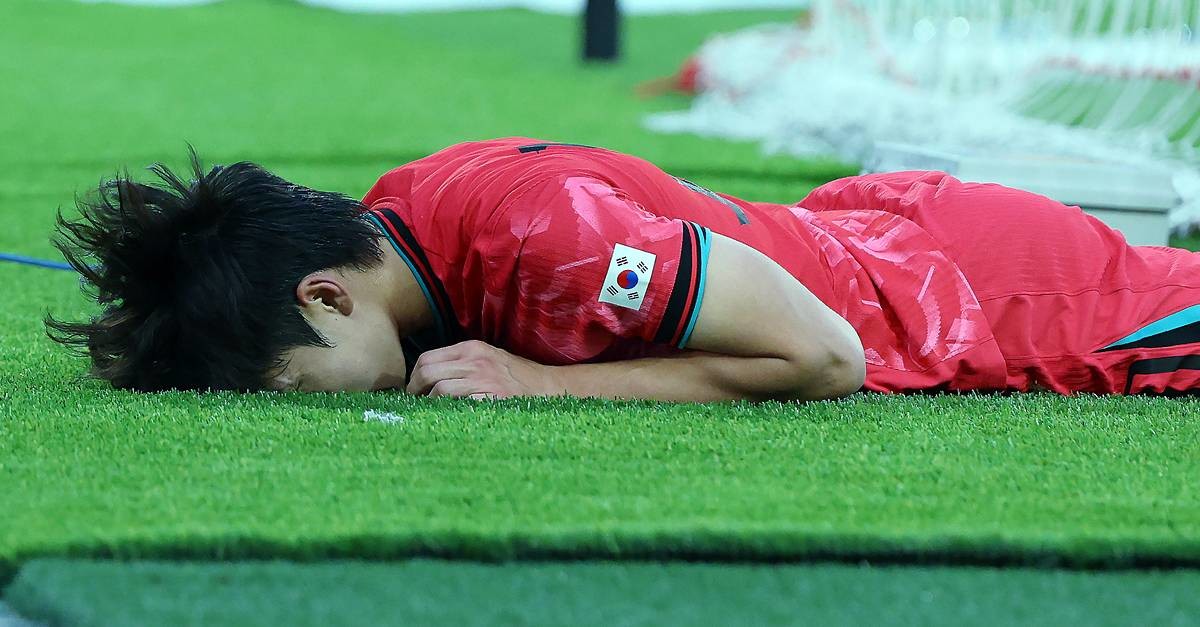지난 6월 5일 오후 경기도 용인미르스타디움에서 열린 하나은행 초청 U-22 축구국가대표팀 친선경기 대한민국과 호주의 경기에서 대한민국 배준호가 골 찬스를 놓친 뒤 아쉬워 하고 있다 / 뉴스1