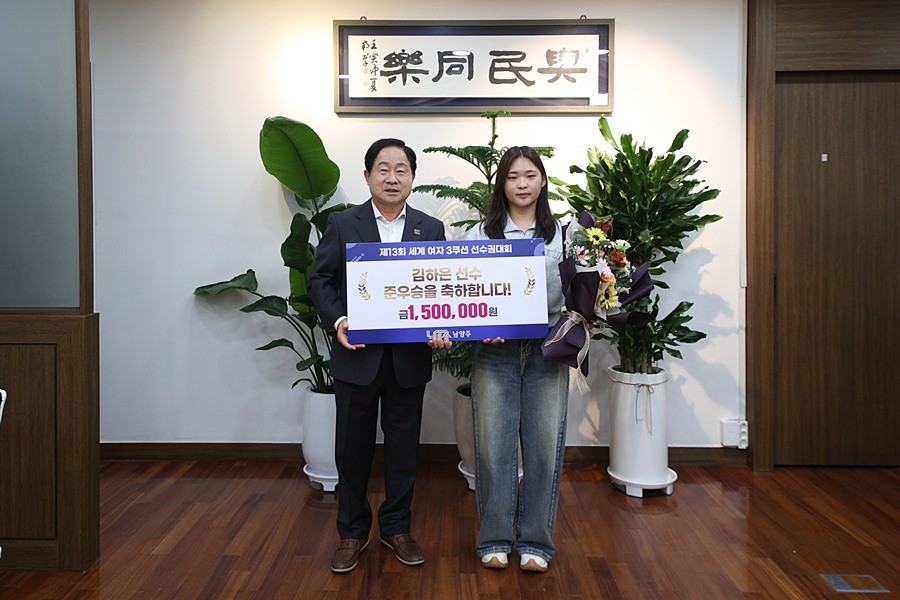 (좌) 주광덕 시장 (우) 김하은 선수