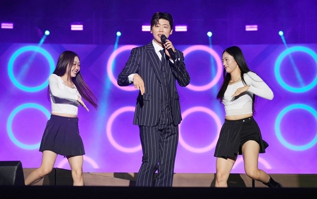 ‘2025 나주영산강축제’에는 매일 밤 인기가수들의 축하공연이 이어졌으며 폐막식에는 인기 트로트가수 박지현이 무대를 장식했다