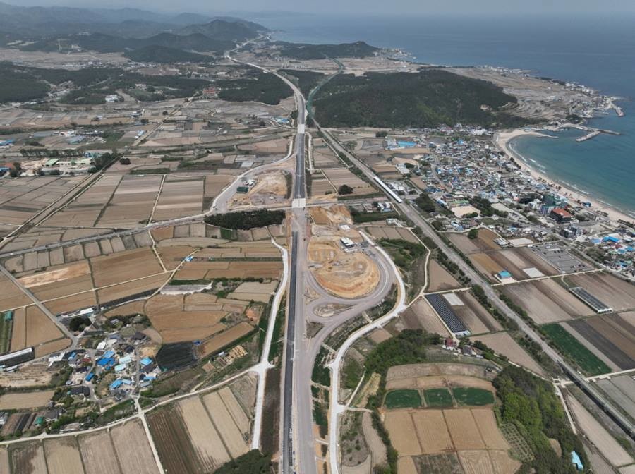 11월 개통을 앞둔 포항~영덕 고속도로 항공사진/포항시