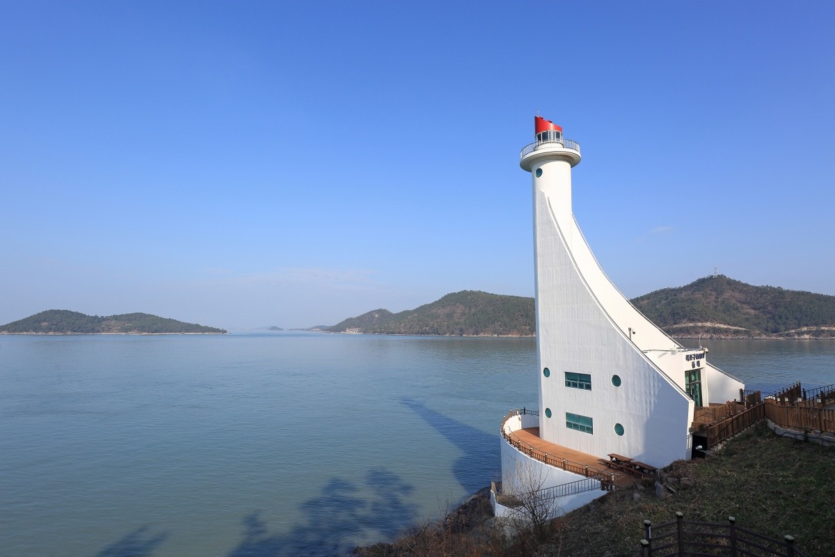 목포구등대. / Stock for you-shutterstock.com