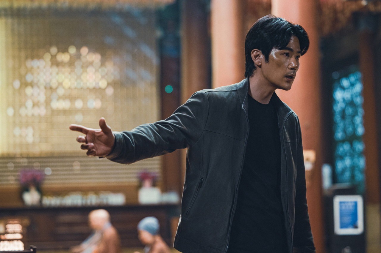 영화 '중간계'에 출연한 배우 김강우 / CJ CGV
