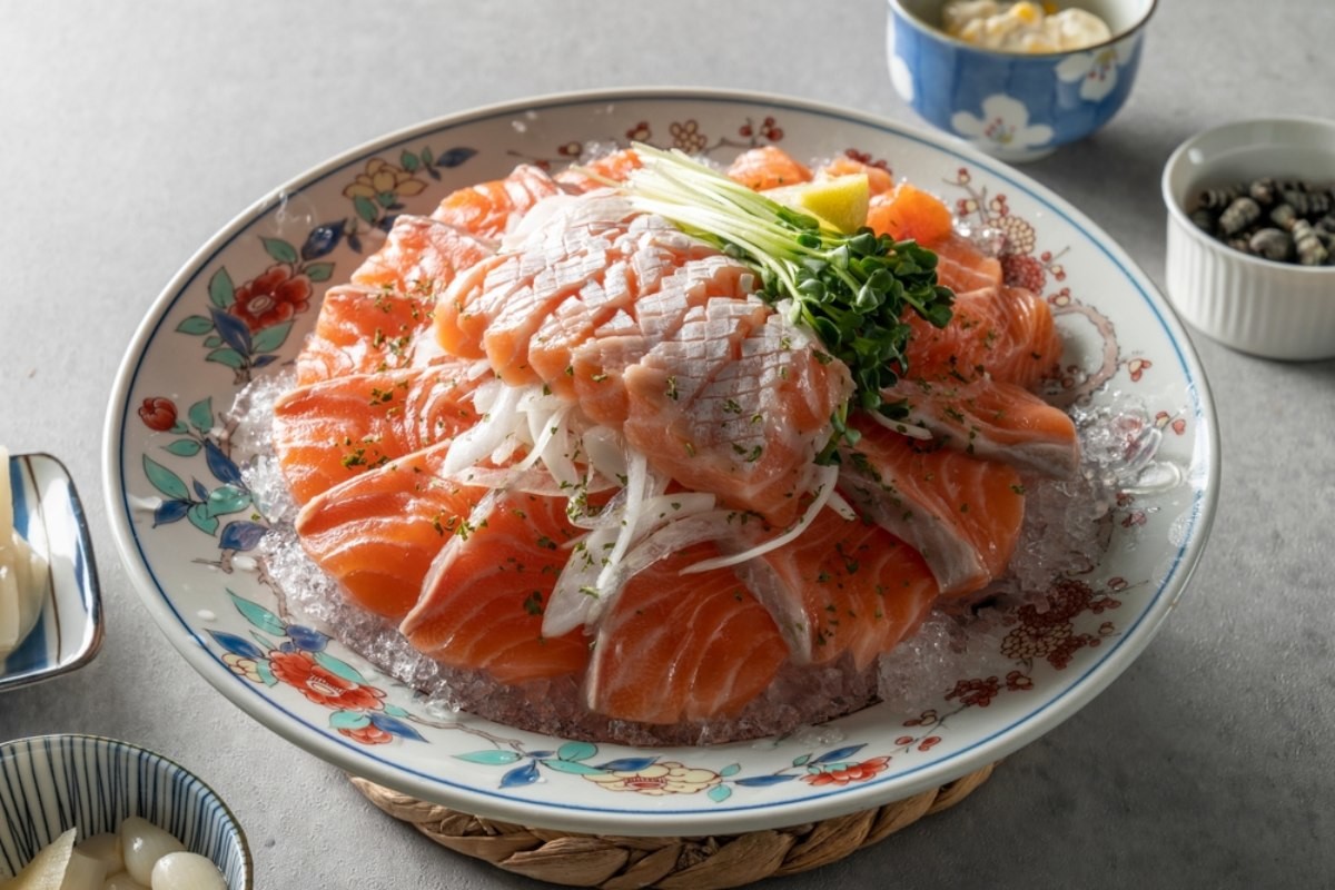 연어 자료사진 / Hyeong-Taek Lee-shutterstock.com