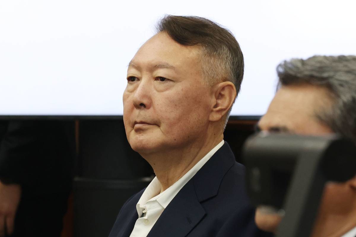 윤석열 전 대통령이 지난달 26일 서울 서초동 서울중앙지법에서 열린 특수공무집행방해 혐의 재판에 출석해 자리하고 있다 / 뉴스1