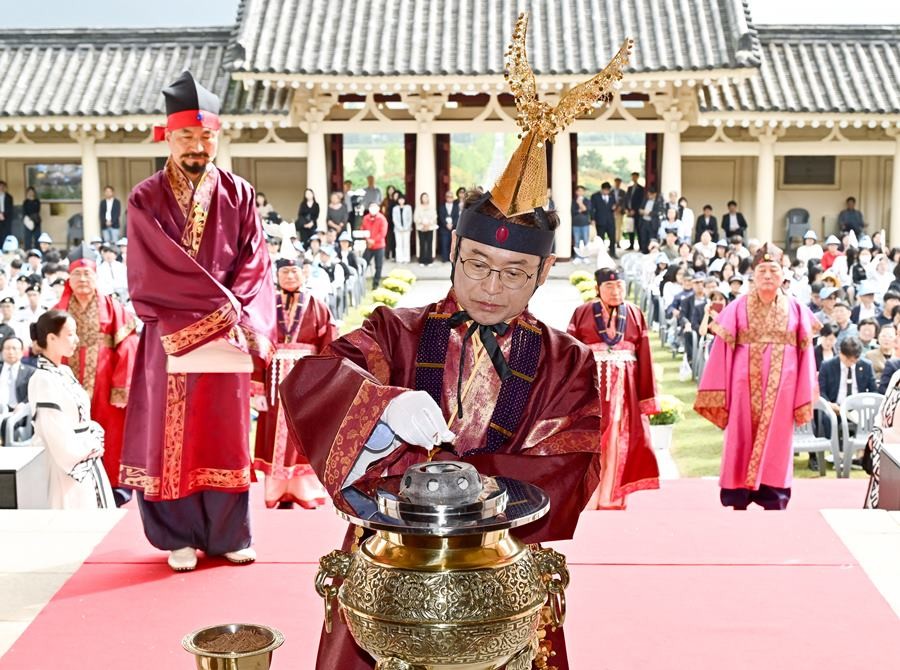 이철우 경상북도지사 분향 모습/이하 경북도