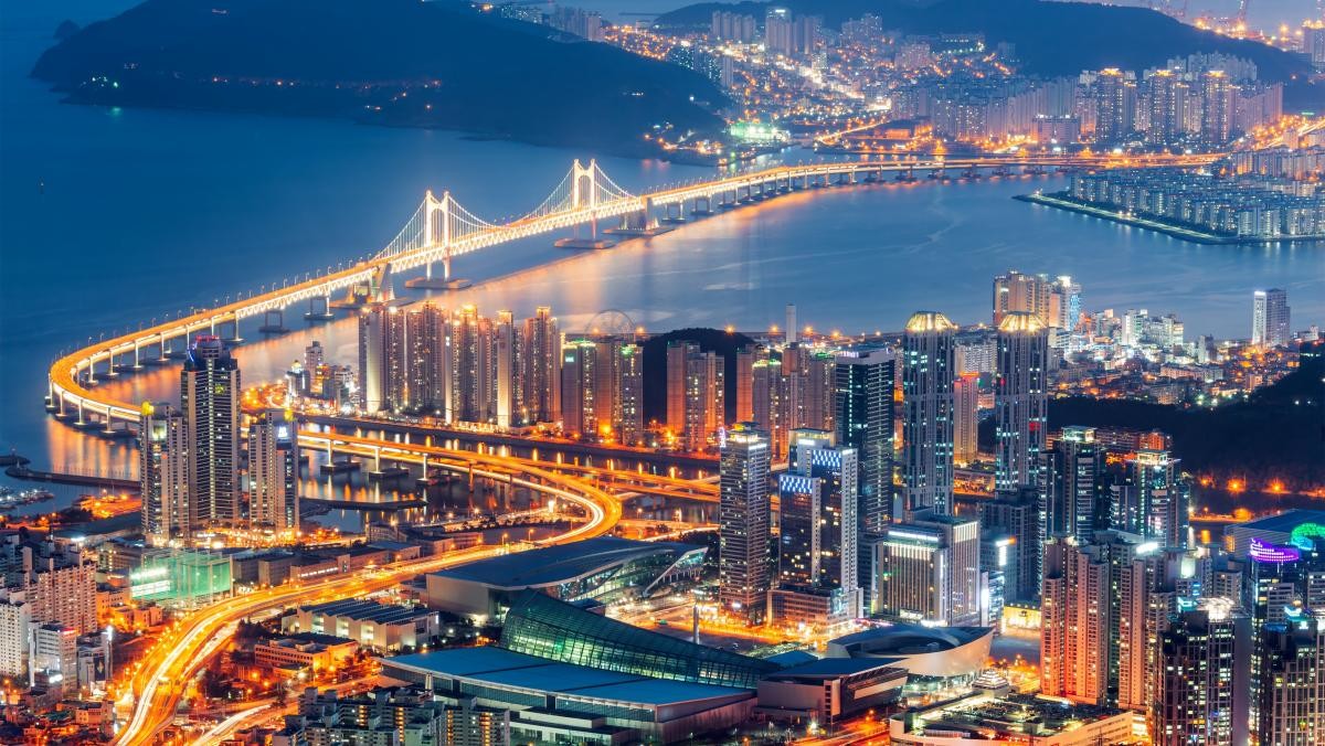 부산. / Sean Pavone-shutterstock.com